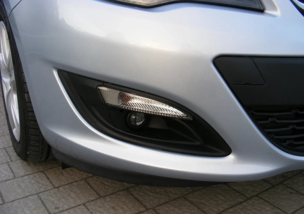 Opel Astra cena 34500 przebieg: 81000, rok produkcji 2014 z Tarnobrzeg małe 596